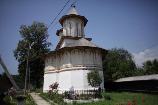 01 Biserica Urșani