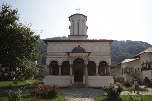 02 Biserica Sfinţii Împăraţi Constantin și Elena