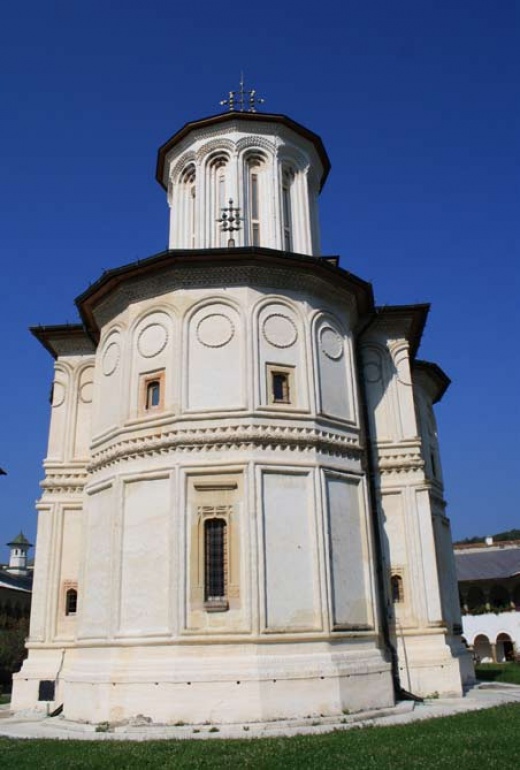 06 Biserica Sf. Împăraţi Constantin și Elena