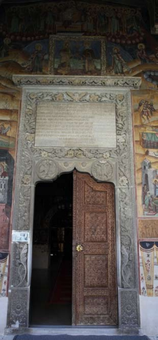 10 Ușă intrare în Biserica Sf. Împăraţi Constantin și Elena