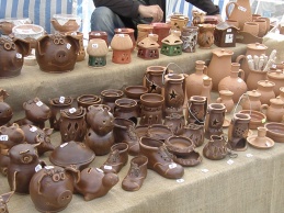 15 - Târgul de ceramică populară românească "Cocoşul de Hurez"