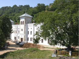 Mănăstirea Arnota  